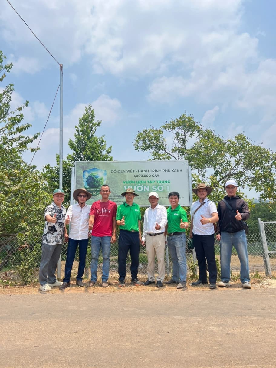 BÀI TOÁN TỪ CÂY DÓ ĐEN: VÌ SAO MÔ HÌNH "MUA CÂY GIỐNG – ỦY THÁC CHĂM SÓC" LẠI TỐI ƯU HƠN TỰ TRỒNG?